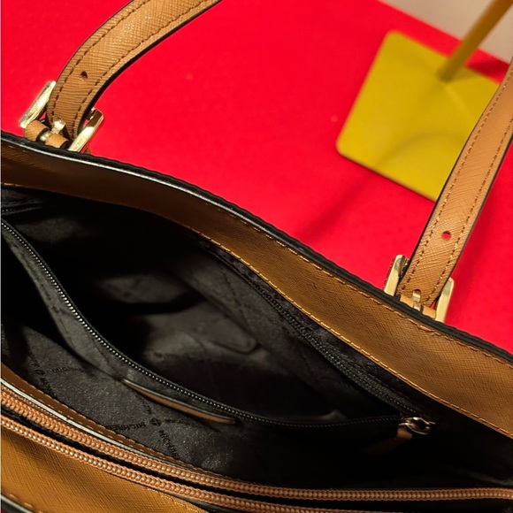 Black Nylon Bag - Picture 6 of 11